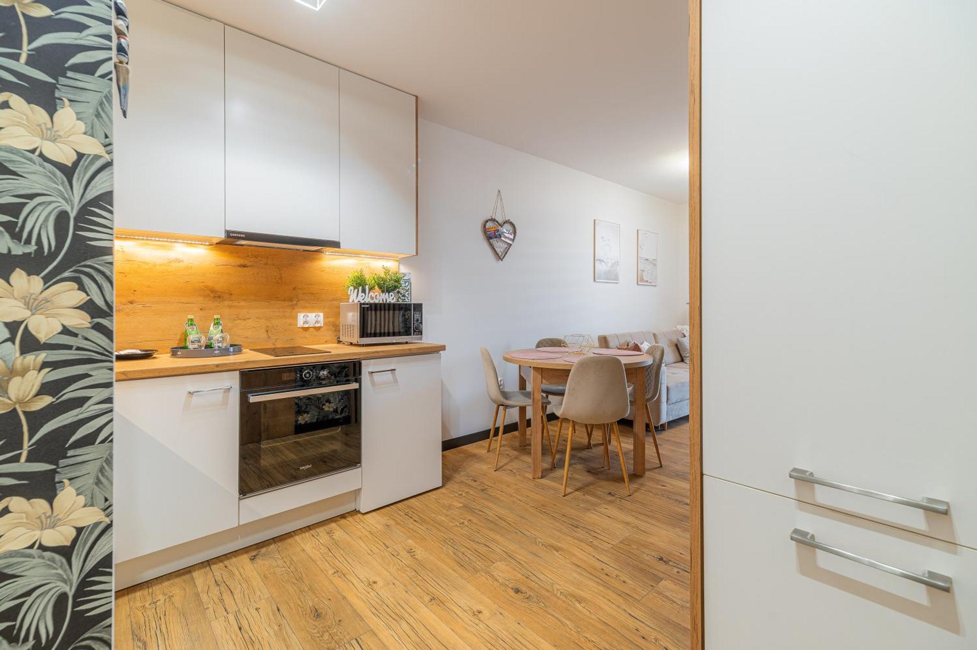 Horyzont Apartamenty - Kapitanski Mostek- Blisko Portu- Sniadania Kołobrzeg Exteriör bild